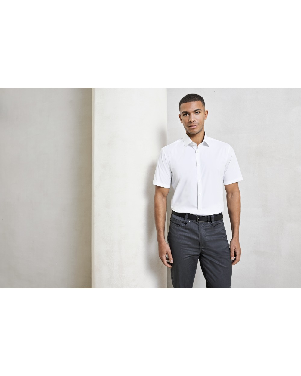 Hemden PREMIER Mens Stretch Fit Poplin Short Sleeve Cotton Shirt voor bedrukking &amp; borduring