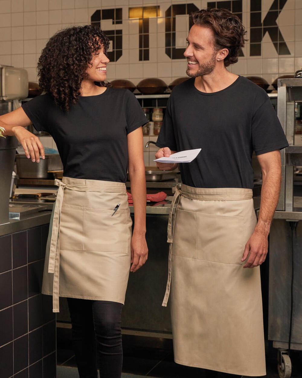 SG CLOTHING ROME - Medium Length Bistro Apron with Pocket Schürzen personalisierbar