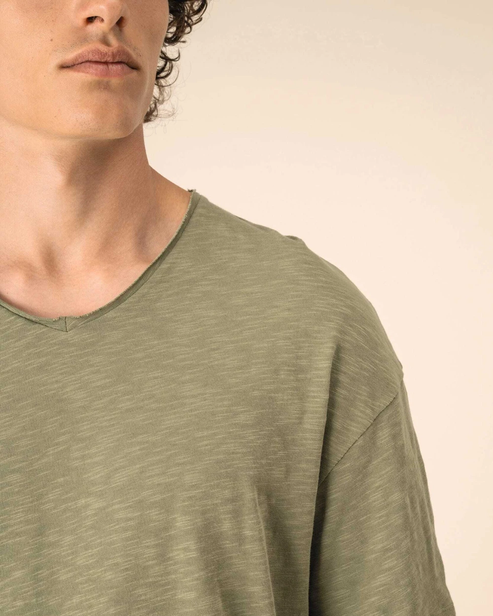 T-shirts SPASSO Ecologisch heren-T-shirt met slubhals en afhangende schouders voor bedrukking &amp; borduring