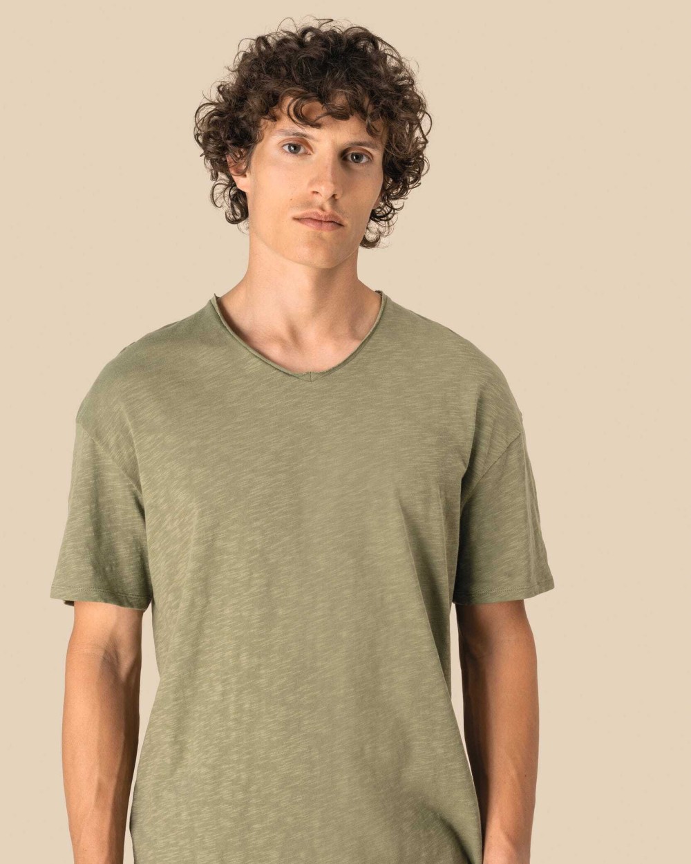 T-shirts SPASSO Ecologisch heren-T-shirt met slubhals en afhangende schouders voor bedrukking &amp; borduring