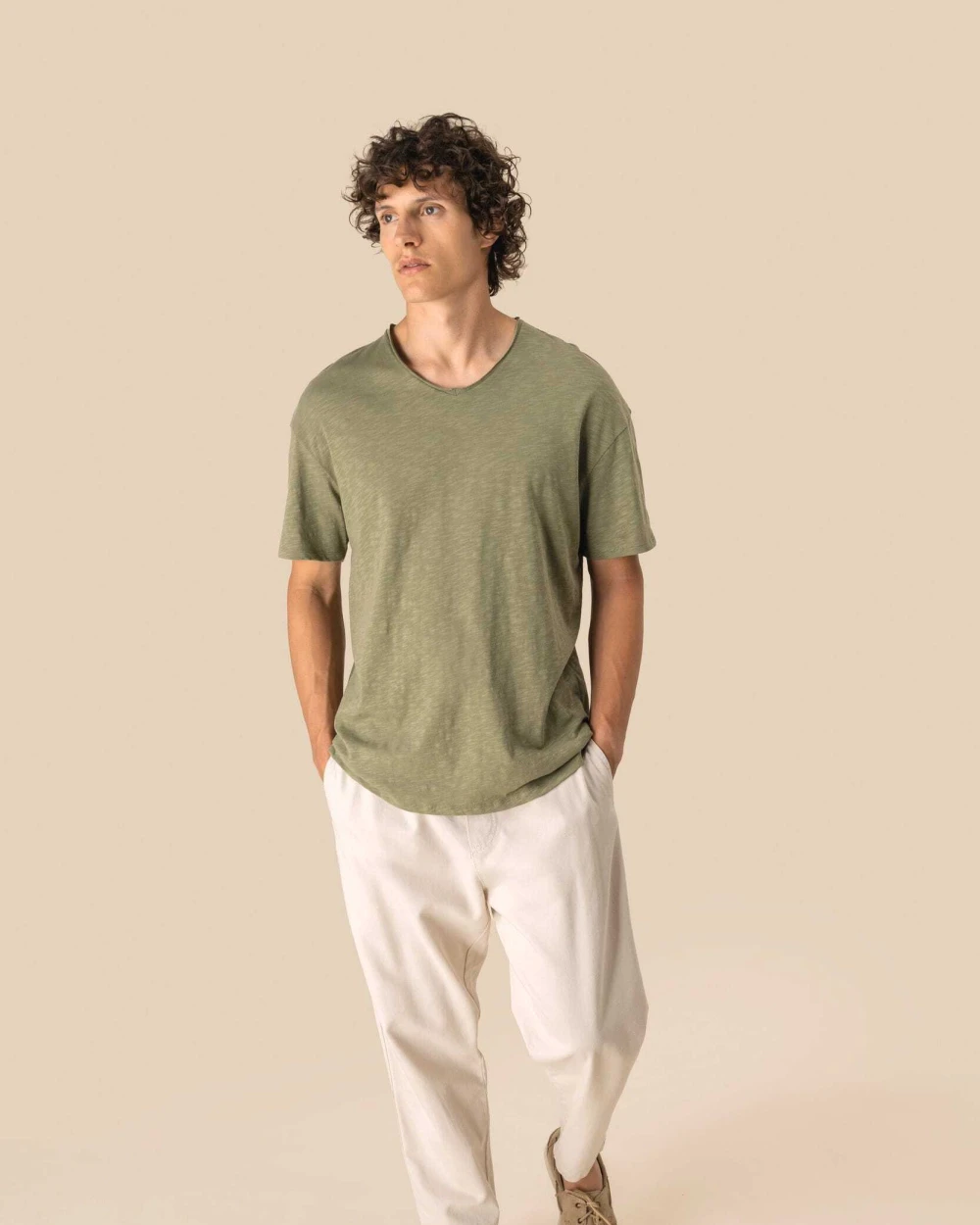 SPASSO Umweltfreundliches T-Shirt mit Slubkragen und überschnittenen Schultern für Herren T-Shirts personalisierbar