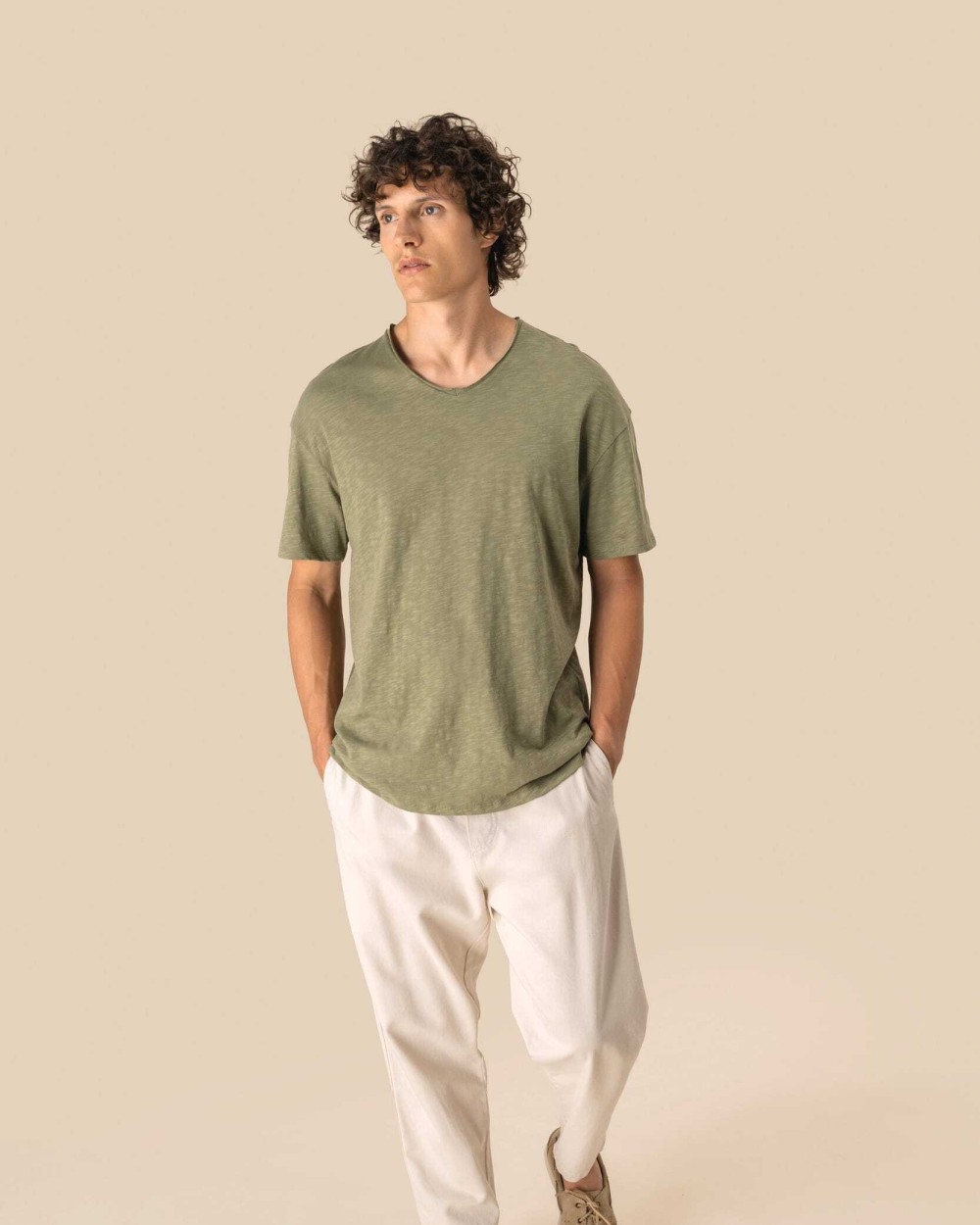 T-shirts SPASSO Ecologisch heren-T-shirt met slubhals en afhangende schouders voor bedrukking &amp; borduring