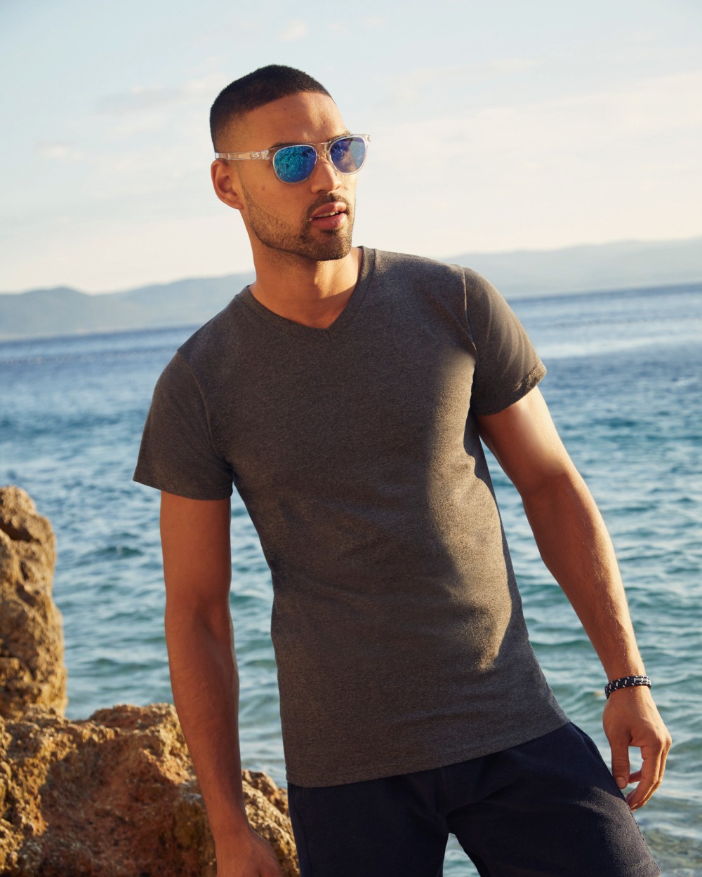 T-shirts FOL Men's Valueweight V-neck T-shirt (61-066-0) voor bedrukking &amp; borduring
