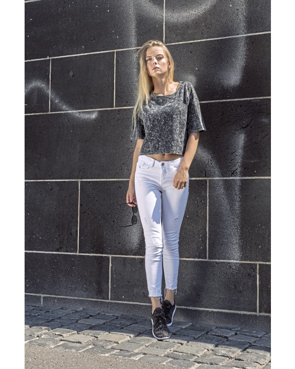 T-shirts BUILD YOUR BRAND Ladies` Acid Washed Cropped Tee voor bedrukking &amp; borduring