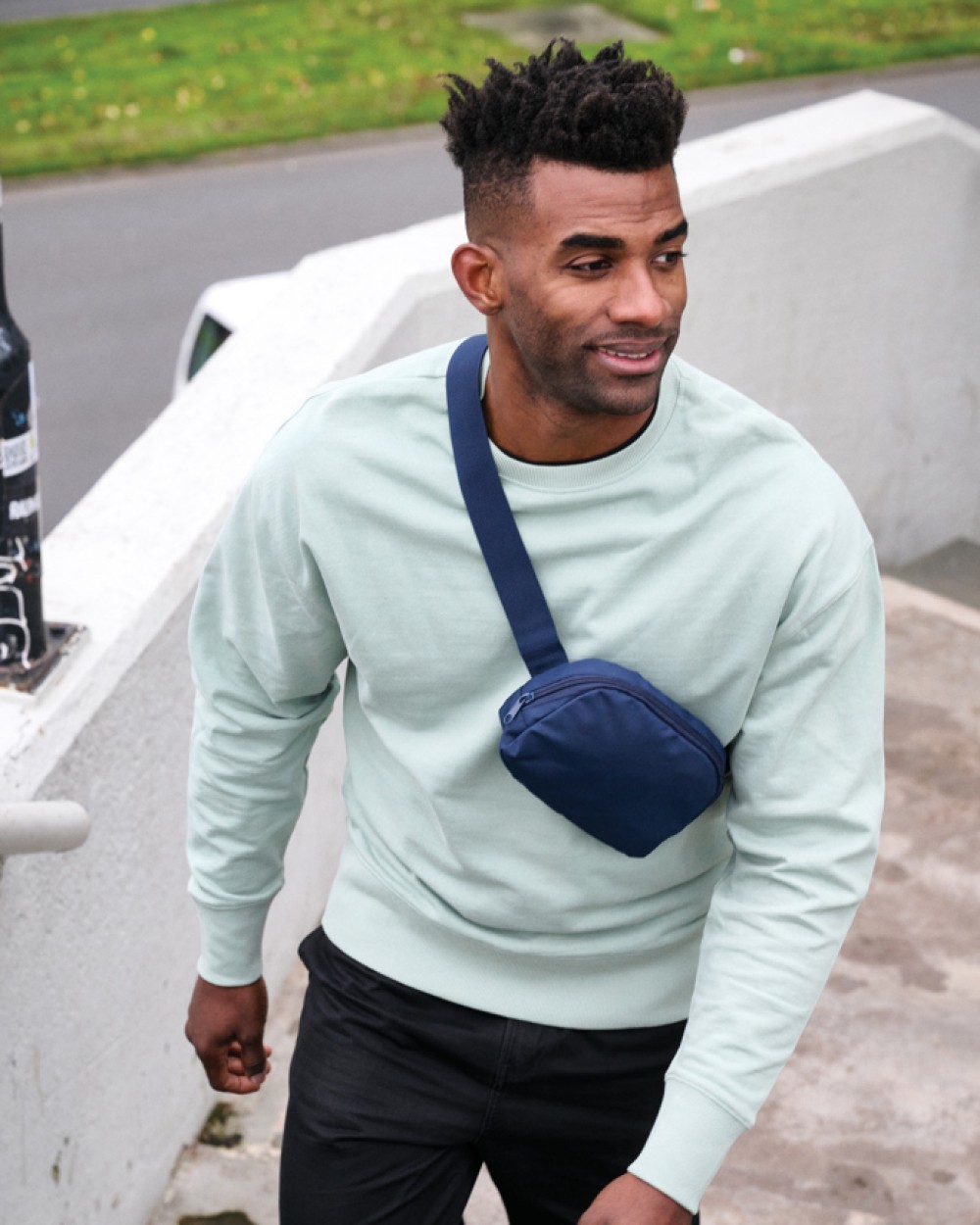 Sacs & Bagagerie personnalisable 4DO Sac banane / bandoulière en rPET AWARE™ Aero