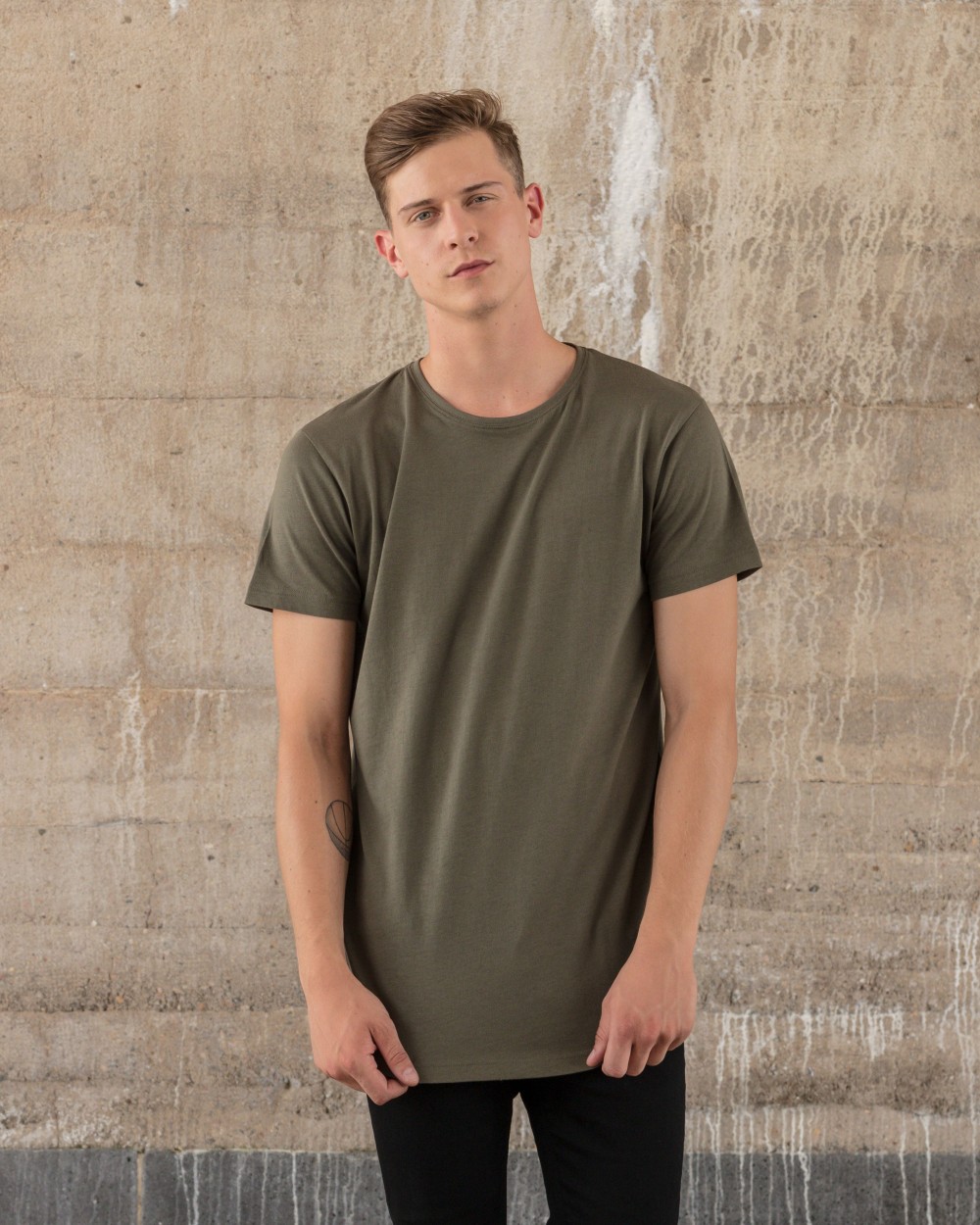 T-shirts BUILD YOUR BRAND SHAPED LONG TEE voor bedrukking &amp; borduring