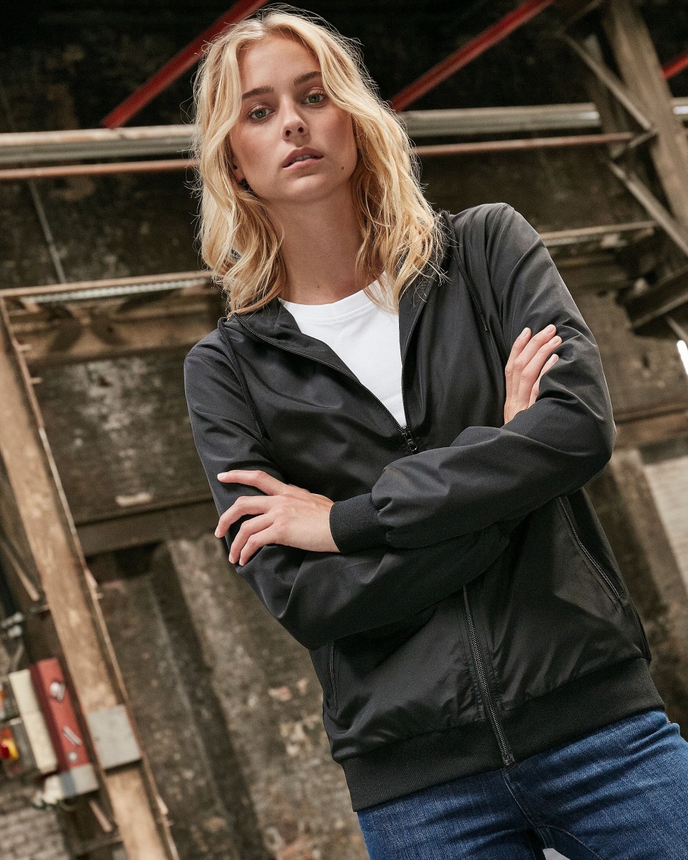 Vestes personnalisable BUILD YOUR BRAND LADIES RECYCLED WINDRUNNER