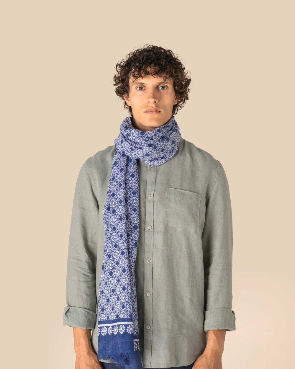 SPASSO Unisex-Schal mit Blumenmuster Schals personalisierbar
