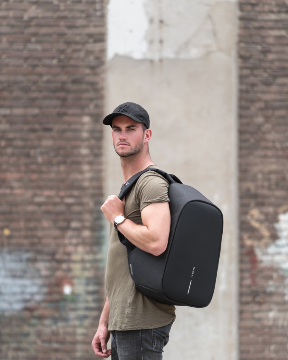 4DO Bobby Hero XL Anti-Diebstahl-Rucksack Taschen personalisierbar