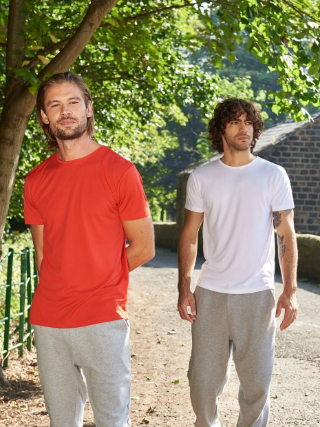 T-Shirts à personnaliser AWDIS T-shirt training en matière recyclée Ambaro. 