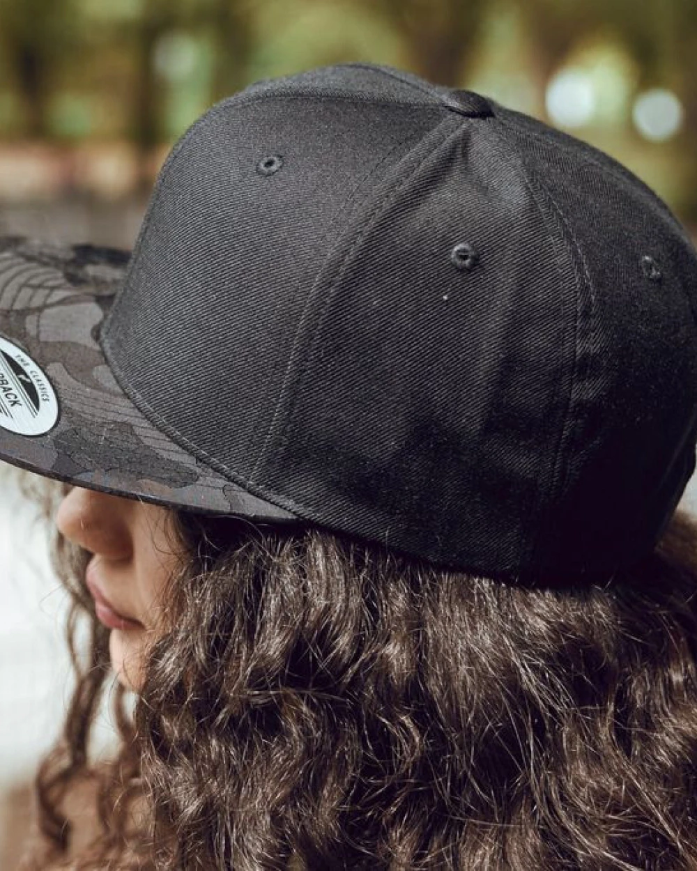 Petjes FLEXFIT CAMO VISOR SNAPBACK voor bedrukking &amp; borduring