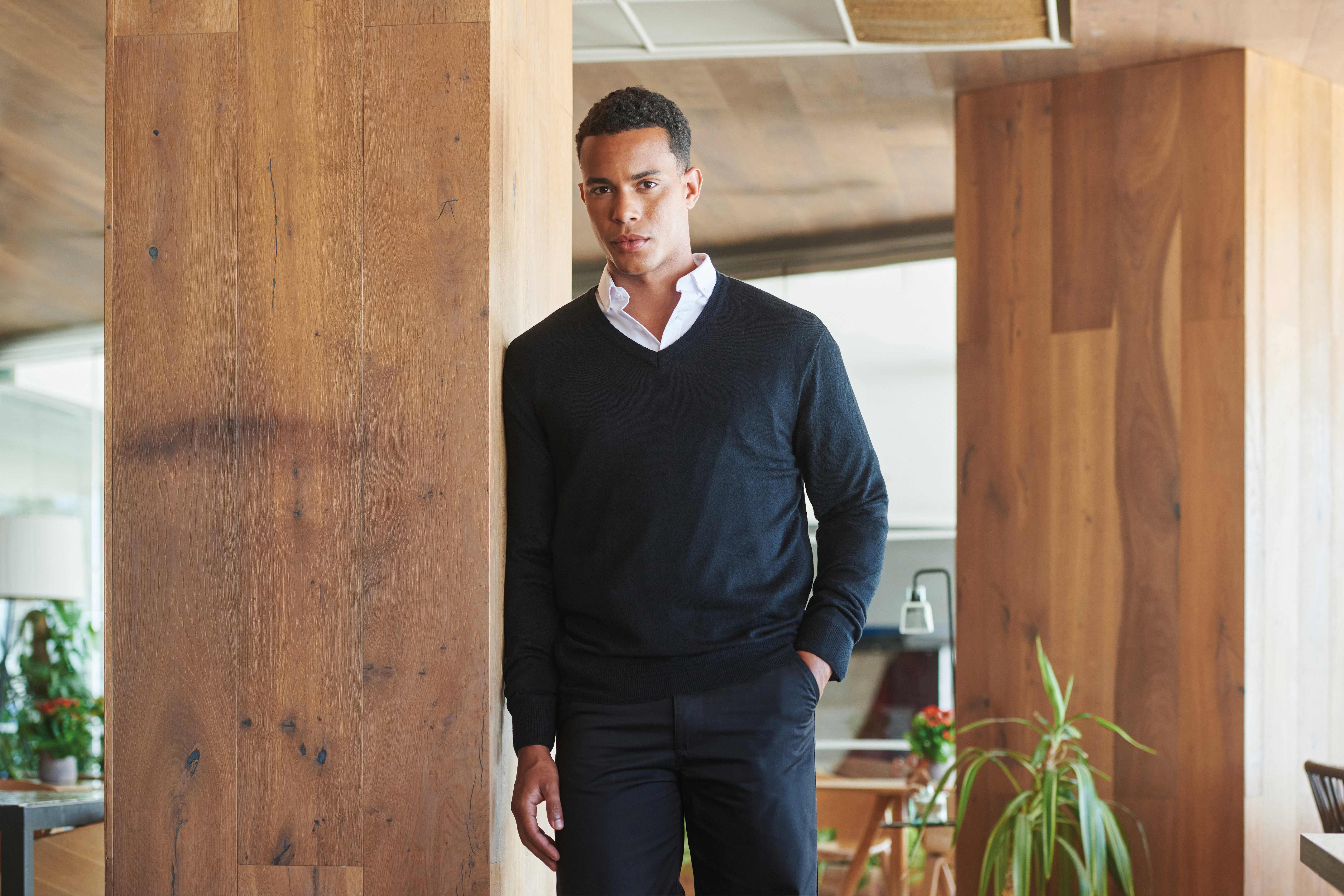 HENBURY Cashmere touch acrylic v-neck jumper Sweatshirts personalisierbar