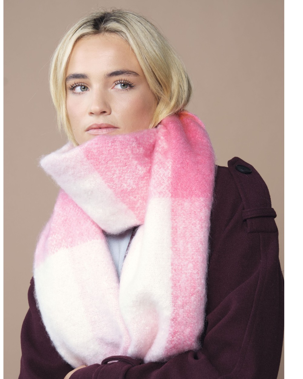 BEECHFIELD FLUFFY CHECK SCARF Schals personalisierbar