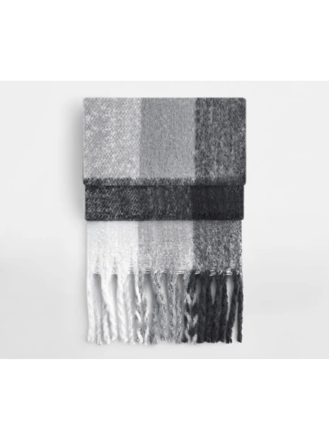 BEECHFIELD FLUFFY CHECK SCARF /api/colors/fe8e4071-41f2-4d3f-bfee-7ee5688b9d05 personnalisable