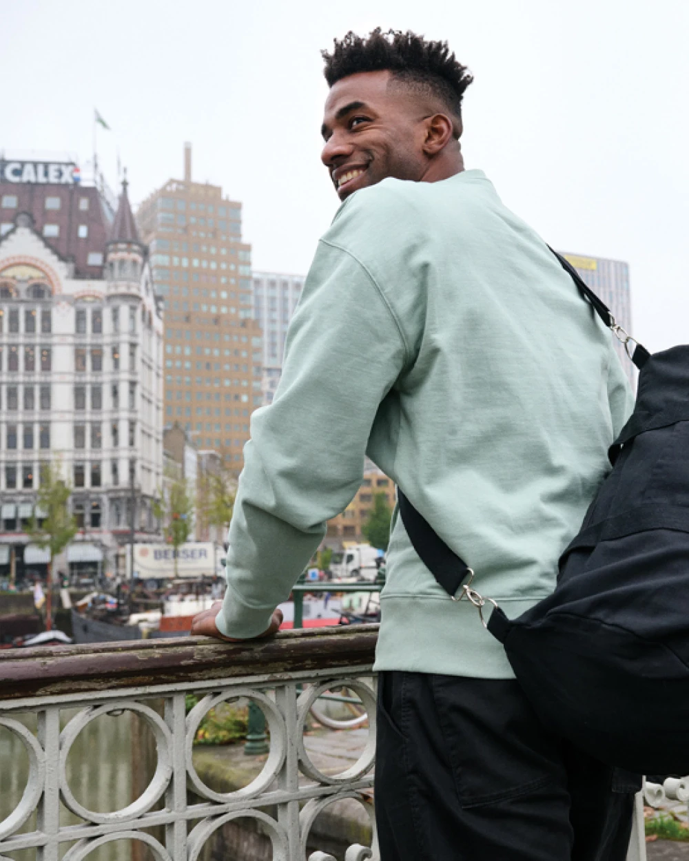 Sacs & Bagagerie personnalisable 4DO Sac de sport en toile recyclée et non teintée Impact AWARE™
