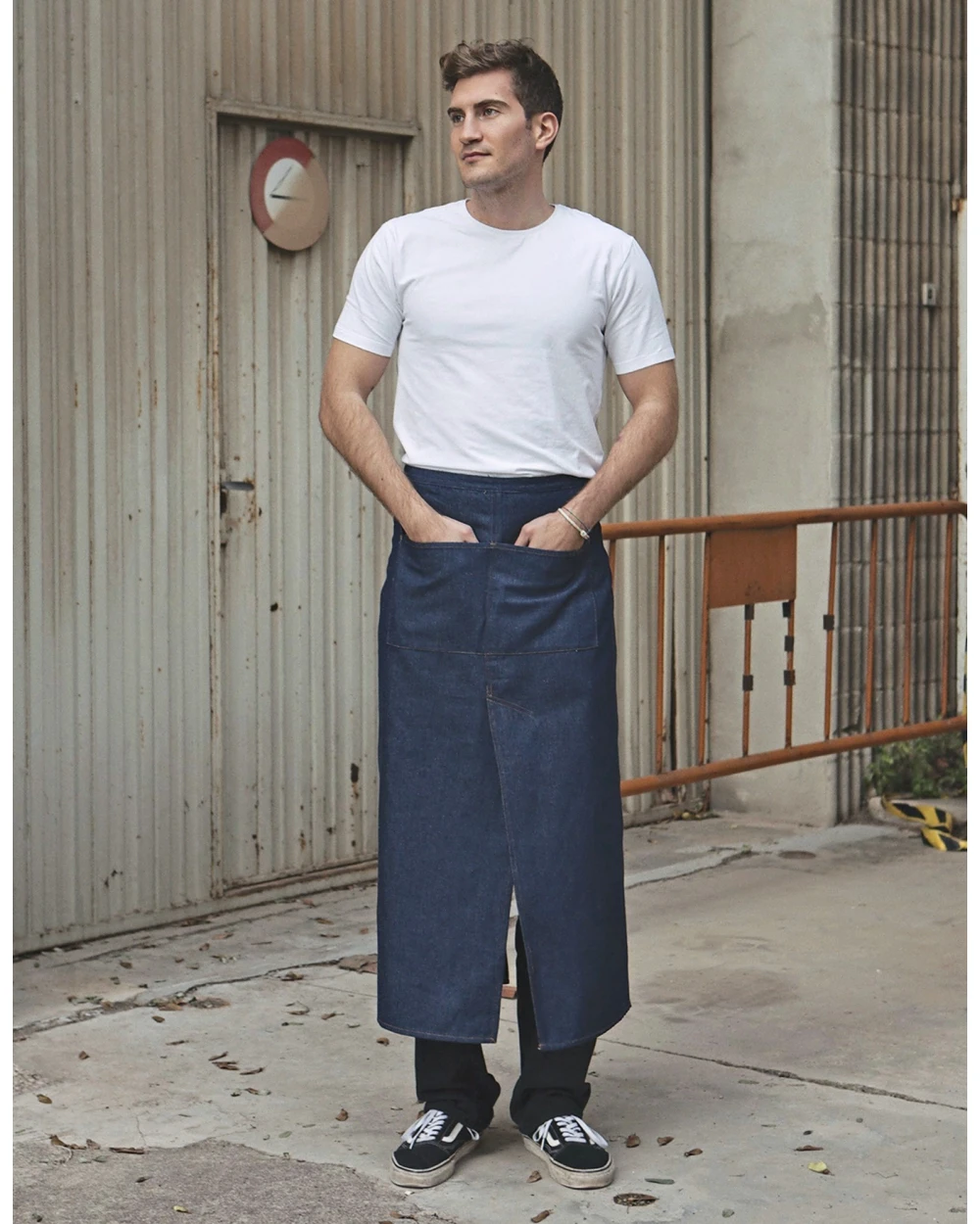 Schorten LINK KITCHENWEAR Jeans Bistro Apron with Split voor bedrukking &amp; borduring