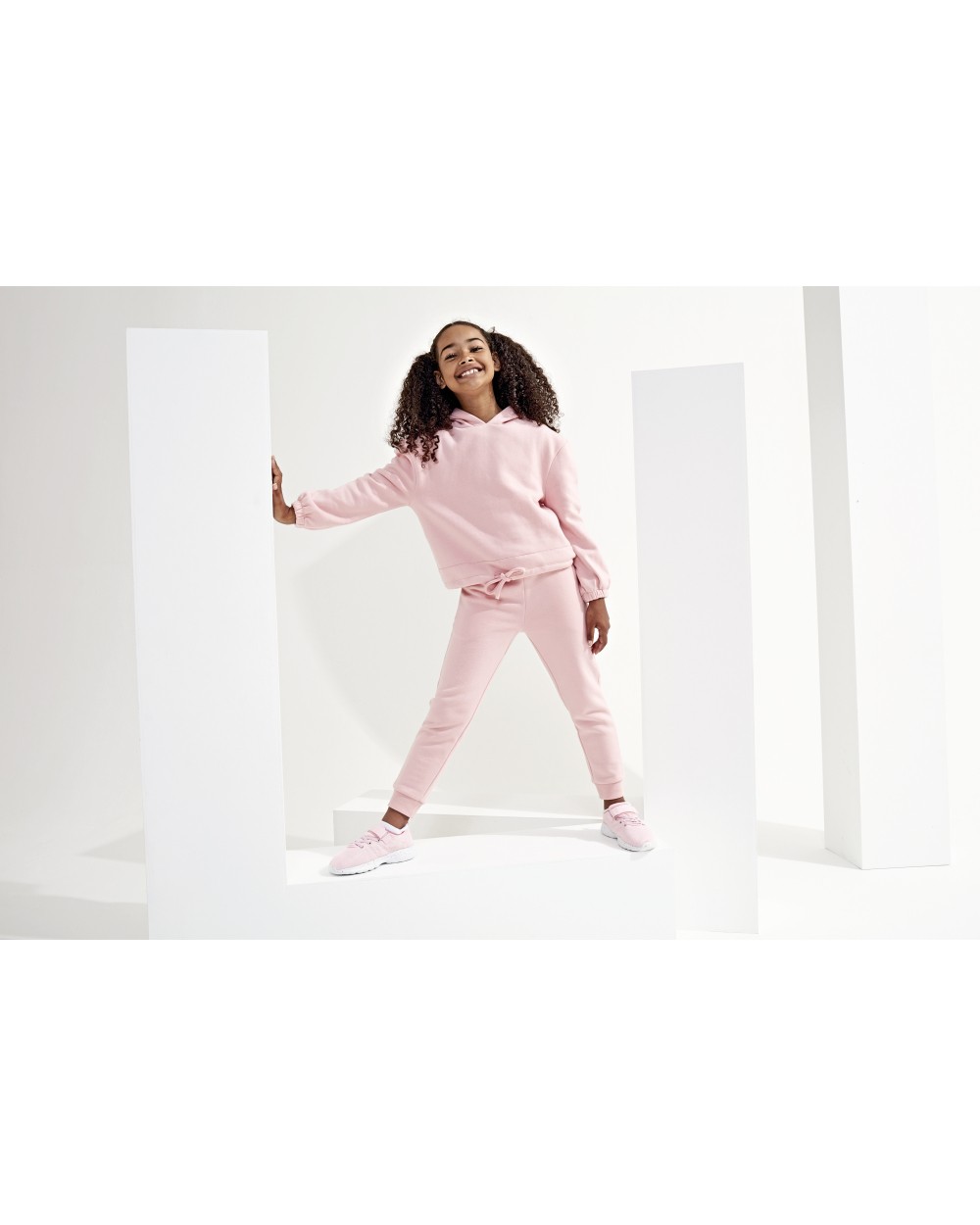 Sweaters & hoodies TRIDRI Kids Recycled Cropped Oversize Hoodie voor bedrukking &amp; borduring