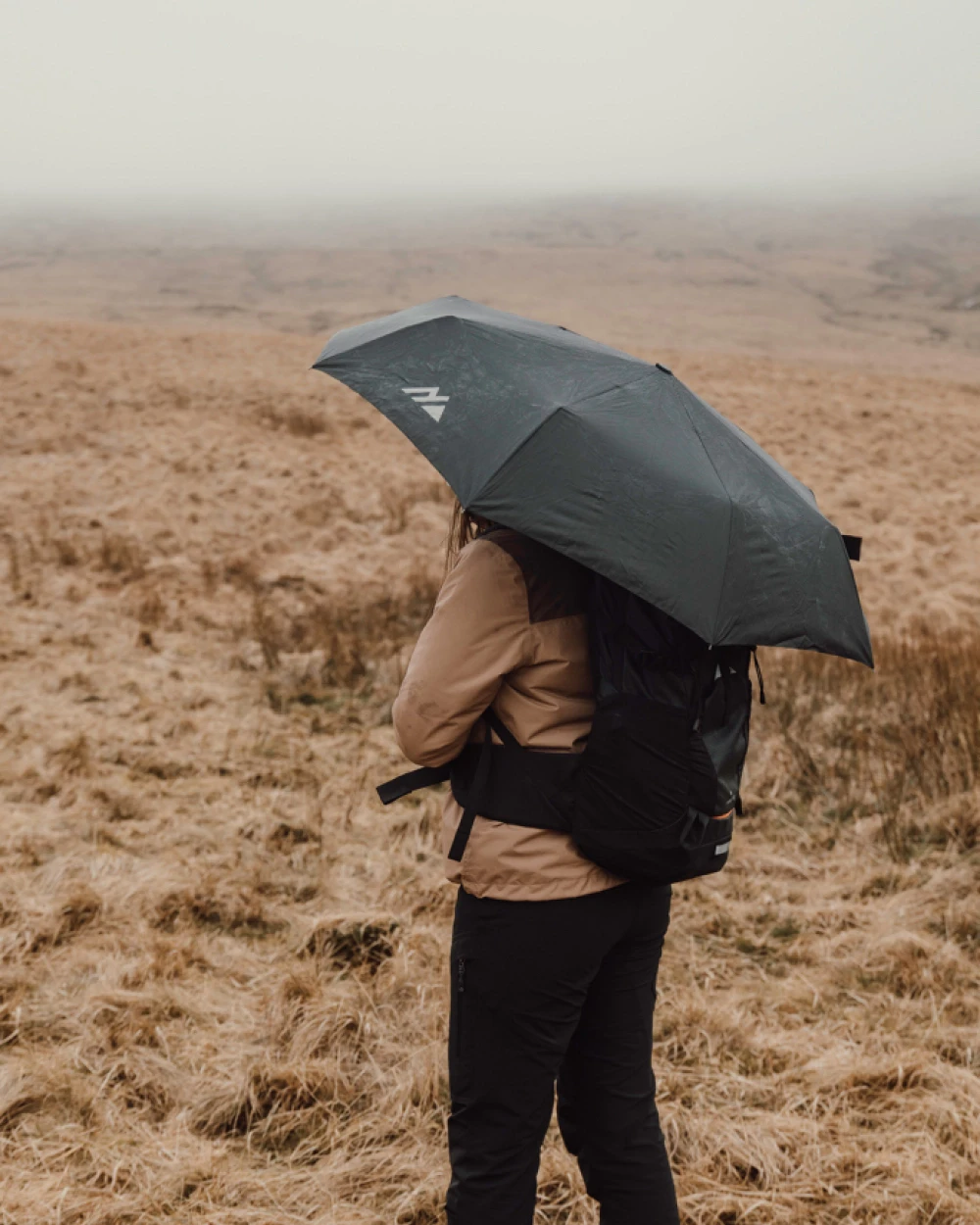 Parapluies personnalisable NORDIC DRIFT Parapluie tempête 23'' en rPET AWARE™  Nordic Drift Trail
