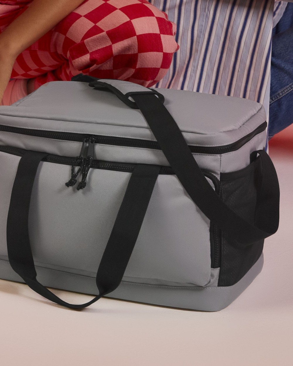 Tassen & Zakken BAG BASE RECYCLED LARGE COOLER SHOULDER BAG voor bedrukking &amp; borduring