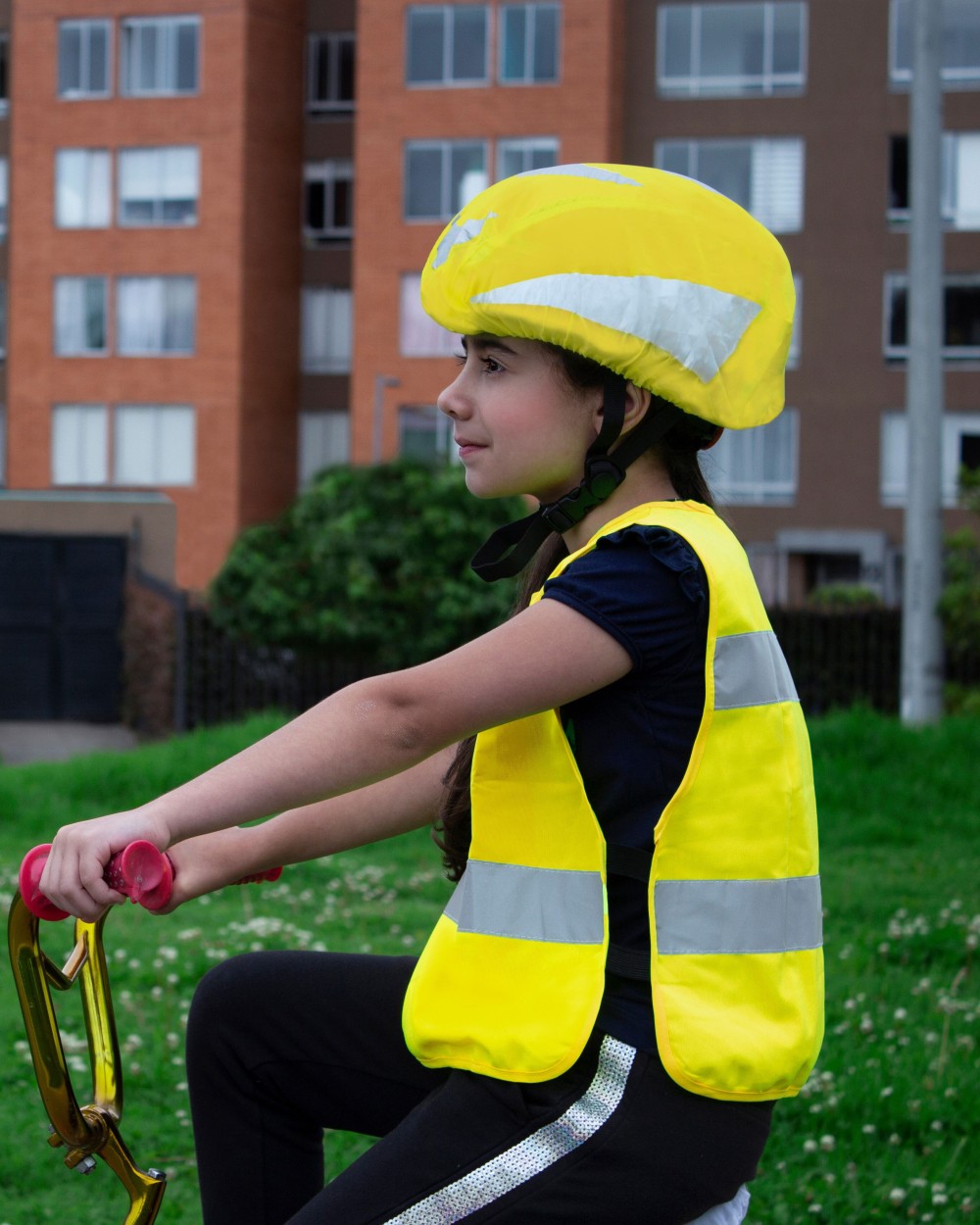 Benodigdheden KORNTEX HI-VIS WATER-REPELLENT BICYCLE-HELMET COVER "MAASTRICHT" voor bedrukking &amp; borduring