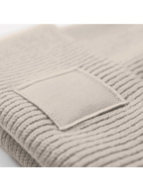 BEECHFIELD Bonnet à large revers avec patch ton sur ton  personnalisable