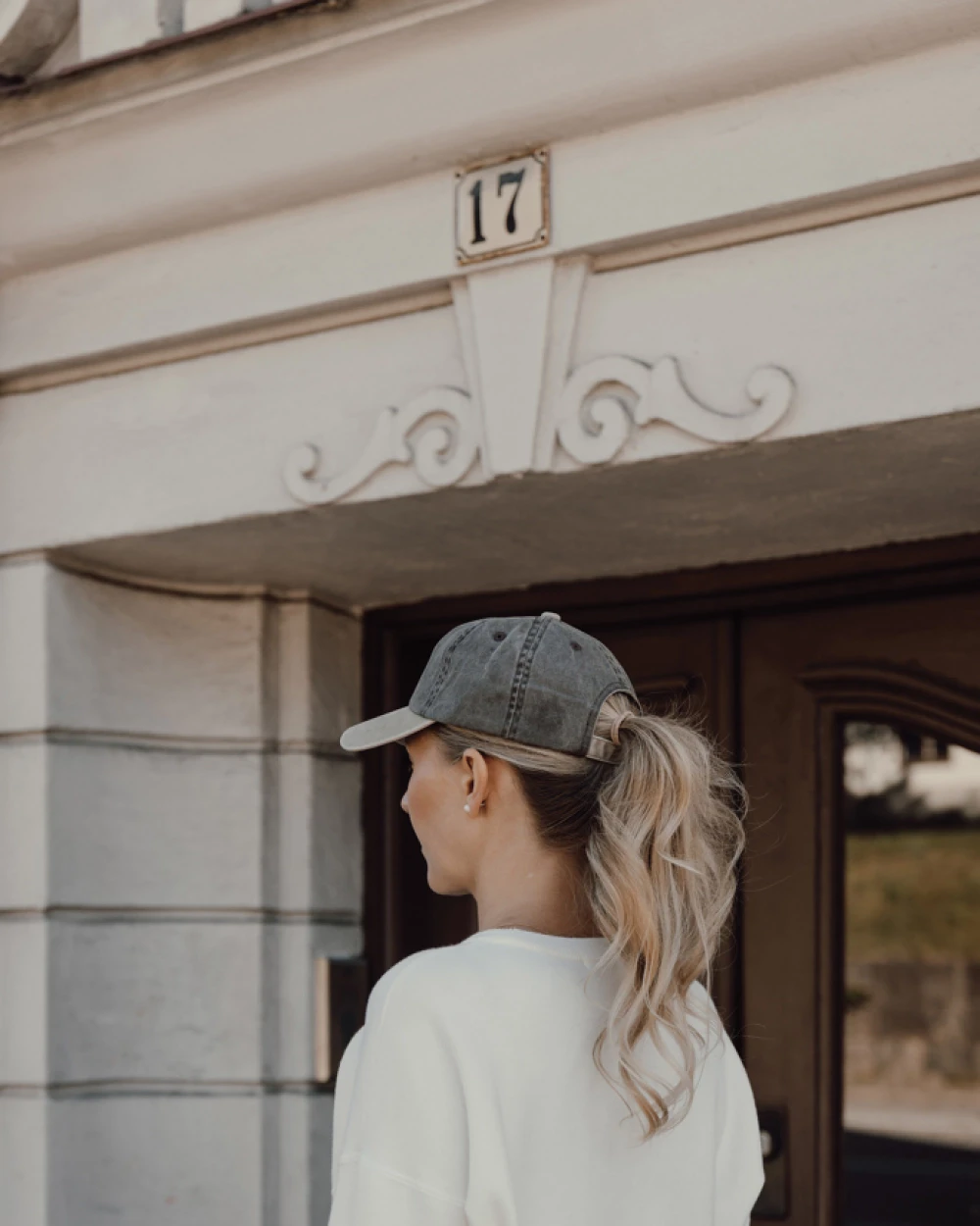 4DO BEAU AWARE™ Two-Tone 6-Panel-Cap aus washed Cotton-Twill Kappen personalisierbar