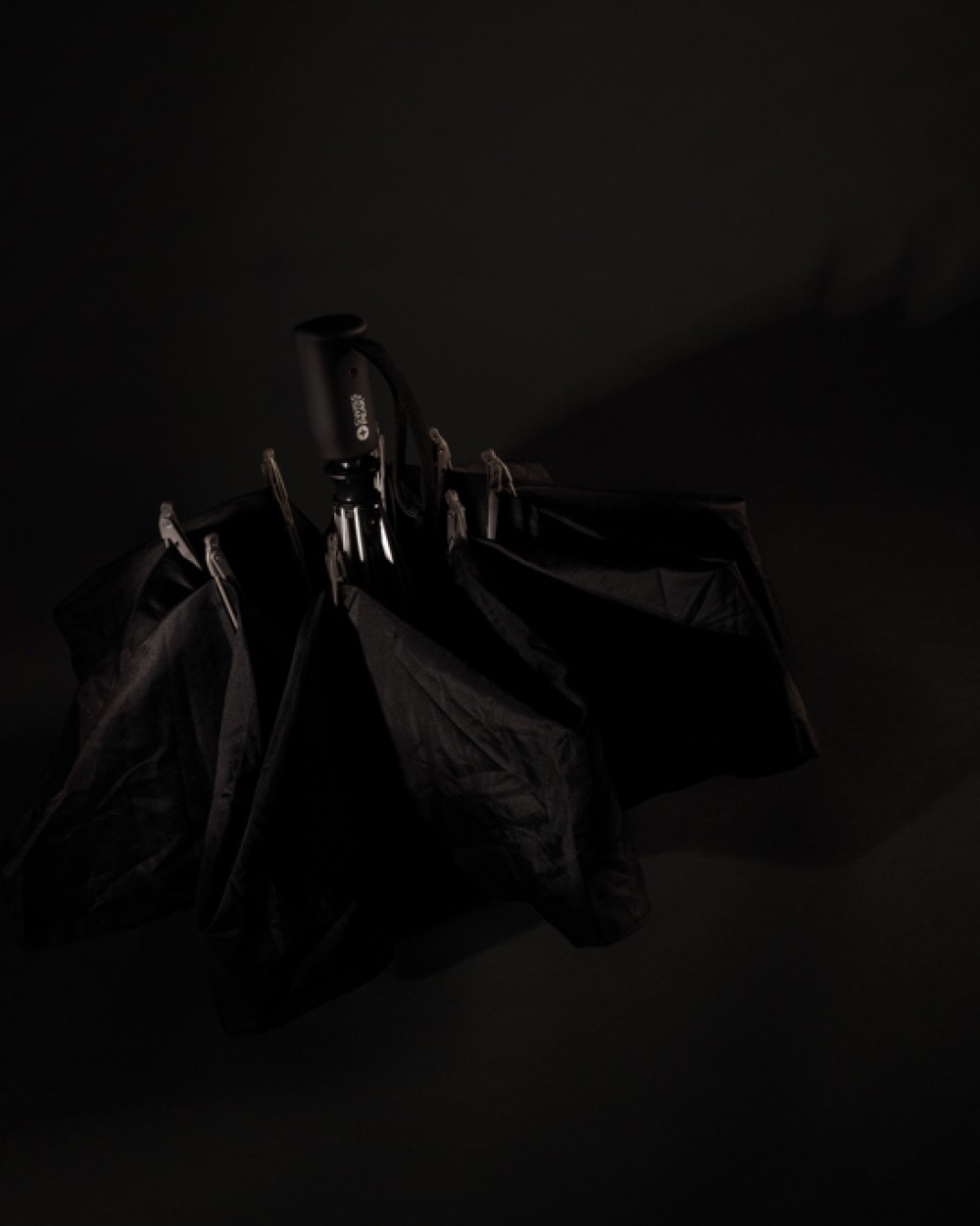 Parapluies personnalisable SWISS PEAK Parapluie réversible pliable 23" automatique SP AWARE™