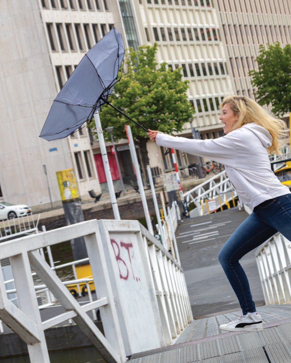 4DO 21" Impact AWARE™ RPET 190T Bambus-Schirm autom. open/close Regenschirme personalisierbar