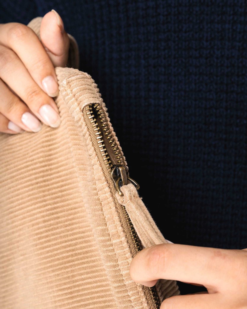 NATIVE SPIRIT Umweltfreundliche ausgewaschene kleine Tasche aus Kord Zubehör personalisierbar