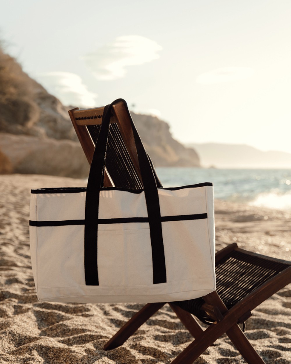VINGA VINGA Volonne AWARE™ Strandtasche aus recyceltem Canvas Taschen personalisierbar