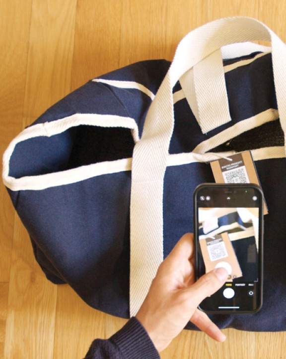 VINGA VINGA Volonne AWARE™ Strandtasche aus recyceltem Canvas Taschen personalisierbar