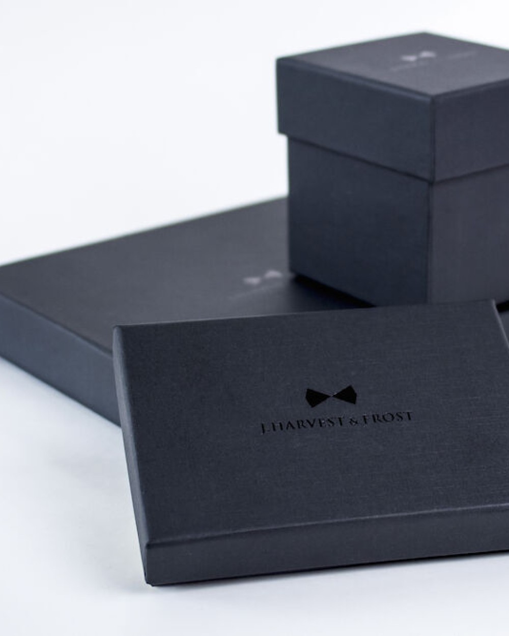 Benodigdheden J. HARVEST & FROST Solid Hankie & Lapel Pin With Giftbox voor bedrukking &amp; borduring