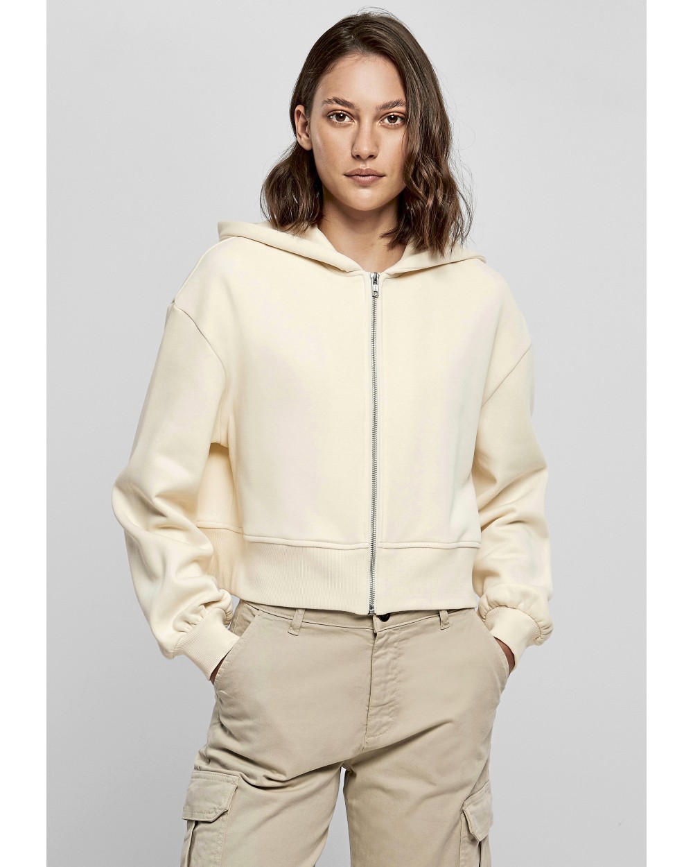 Sweat-shirts personnalisable BUILD YOUR BRAND Ladies Short Oversized Zip Jacket