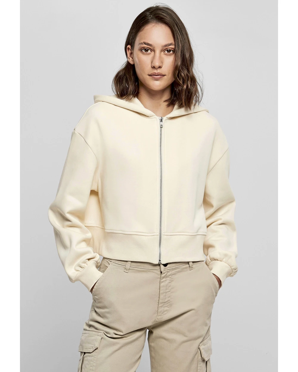 Sweat-shirts personnalisable BUILD YOUR BRAND Ladies Short Oversized Zip Jacket