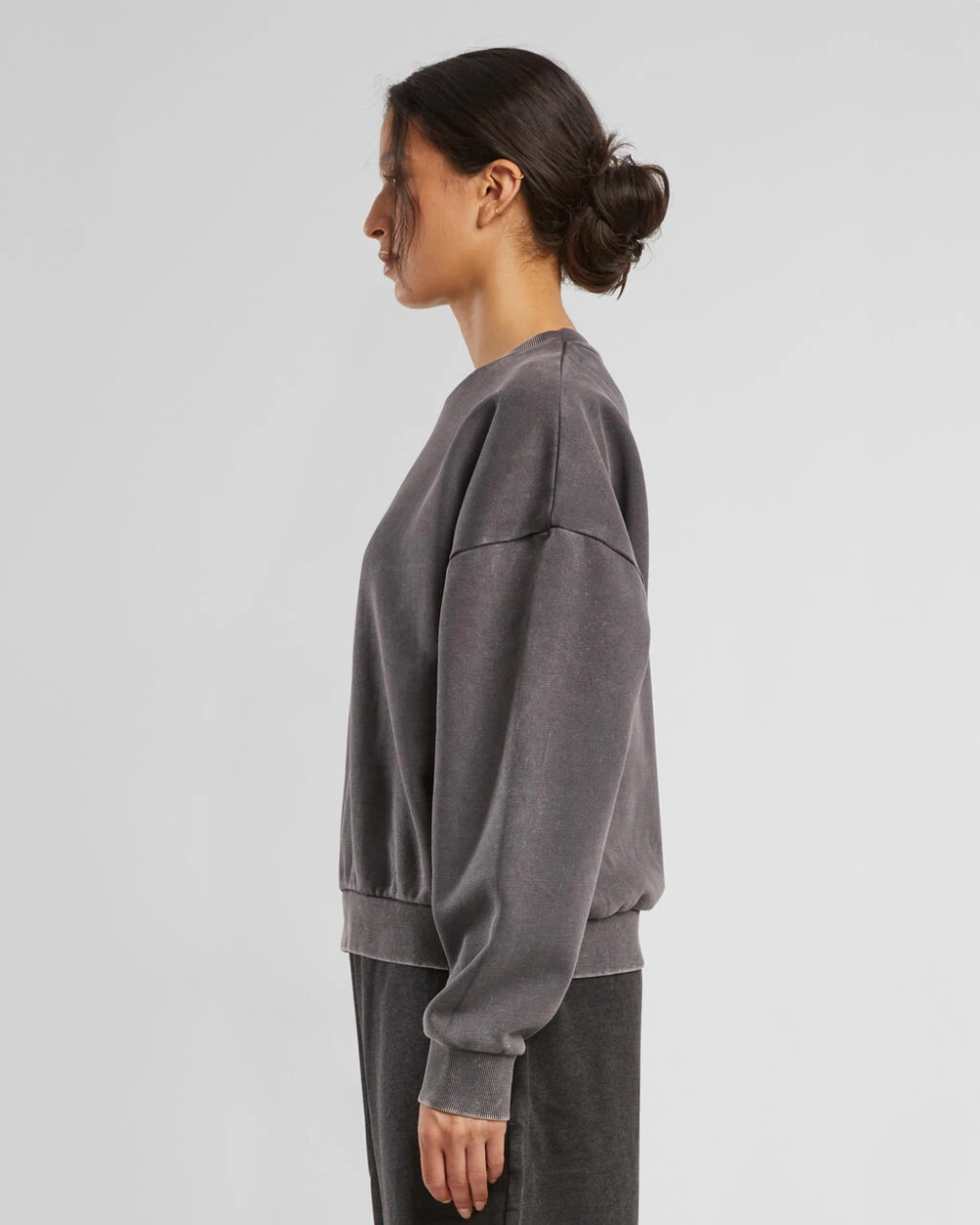Sweaters & hoodies BUILD YOUR BRAND Ladies Vintage Heavy Crewneck voor bedrukking &amp; borduring