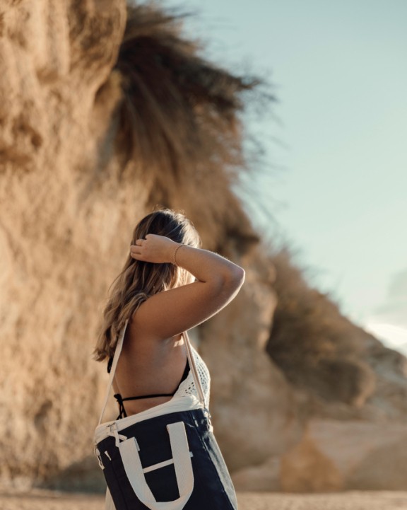 VINGA VINGA Volonne AWARE™ Kühltasche aus recyceltem Canvas Taschen personalisierbar
