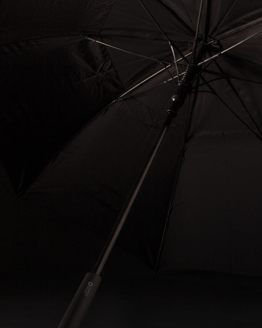 SWISS PEAK Swiss Peak AWARE™ Tornado 23" Sturmschirm Regenschirme personalisierbar