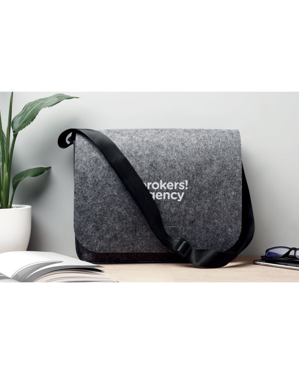 Tassen & Zakken 4DO Vilten laptoptas van RPET voor bedrukking &amp; borduring