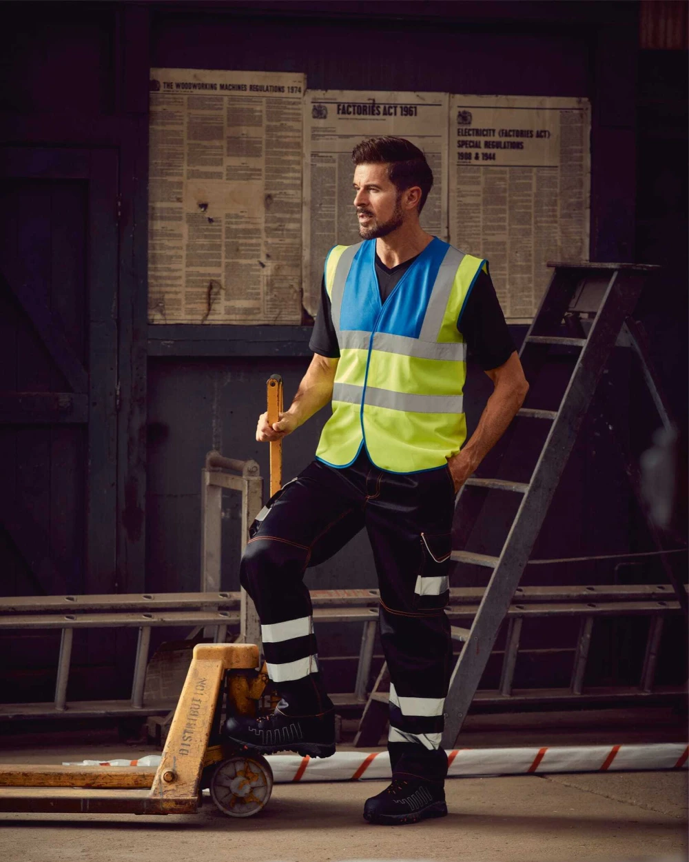 Fluo vestjes YOKO Veiligheidshesje met 2 Banden & Bretels voor bedrukking &amp; borduring