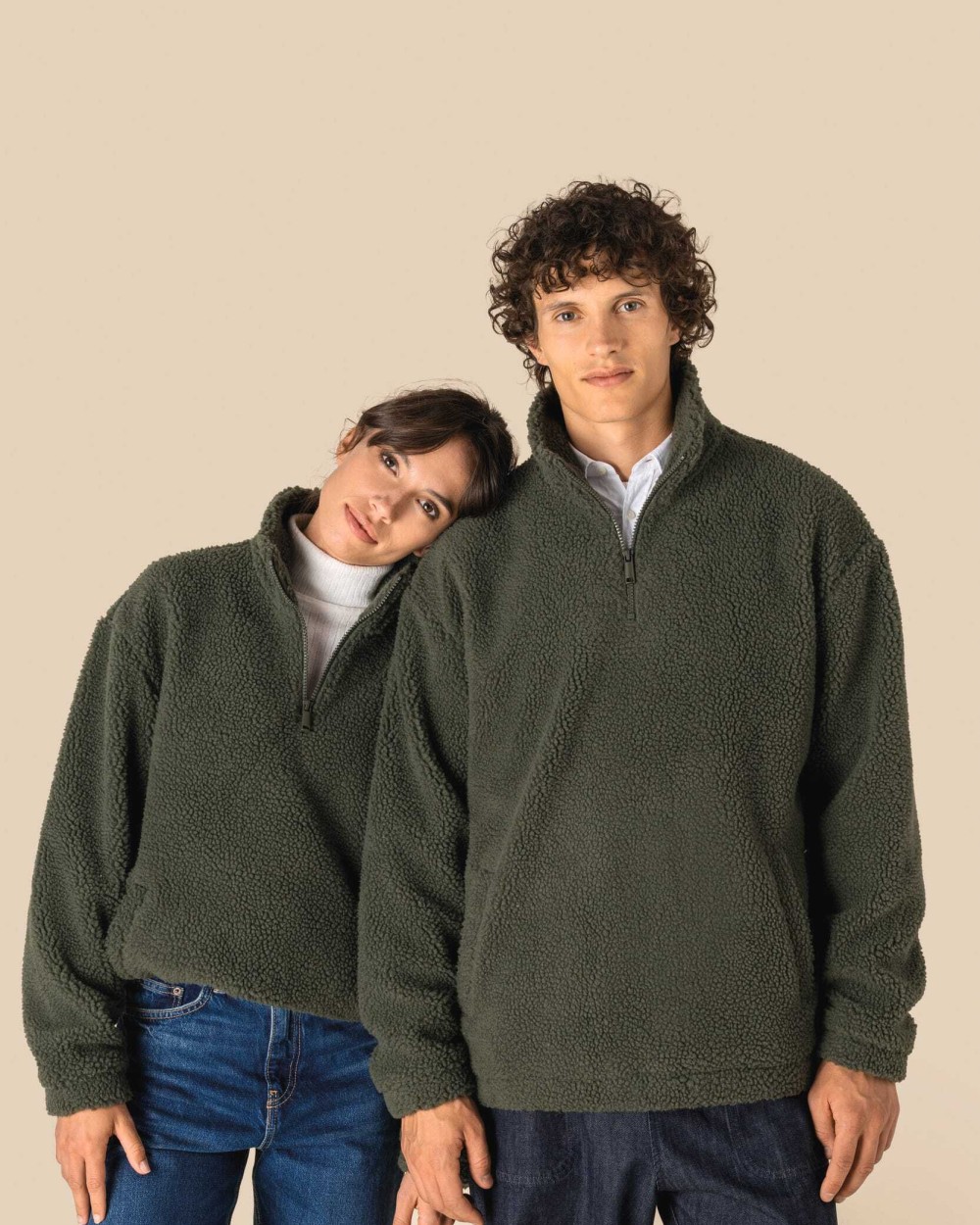 SPASSO Unisex-Sweatshirt mit 1/4-Reißverschluss und überschnittenen Schultern aus Sherpa-Material Polar Fleeces personalisierbar