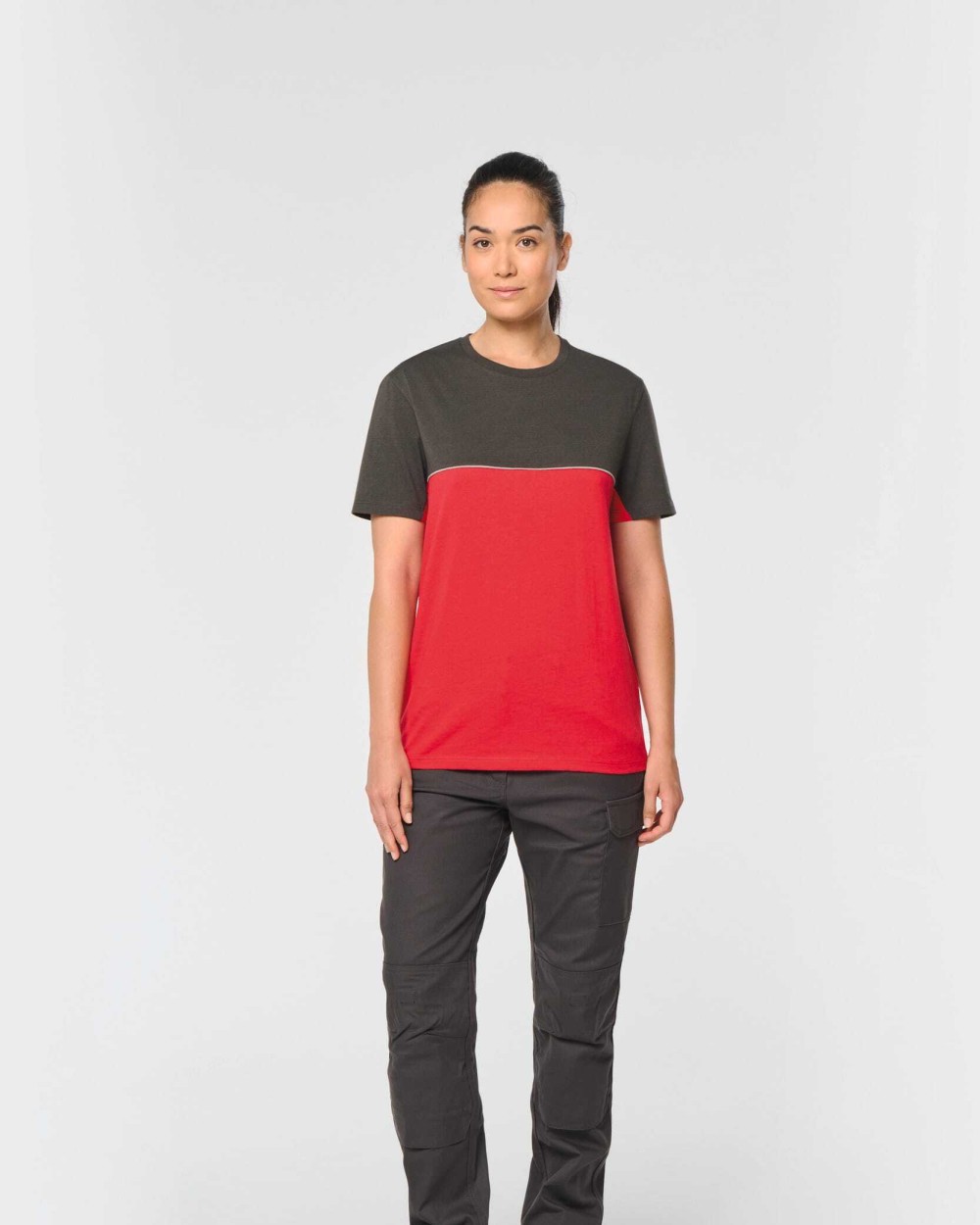 WK. DESIGNED TO WORK Zweifarbiges umweltfreundliches Unisex-T-Shirt mit kurzen Ärmeln T-Shirts personalisierbar