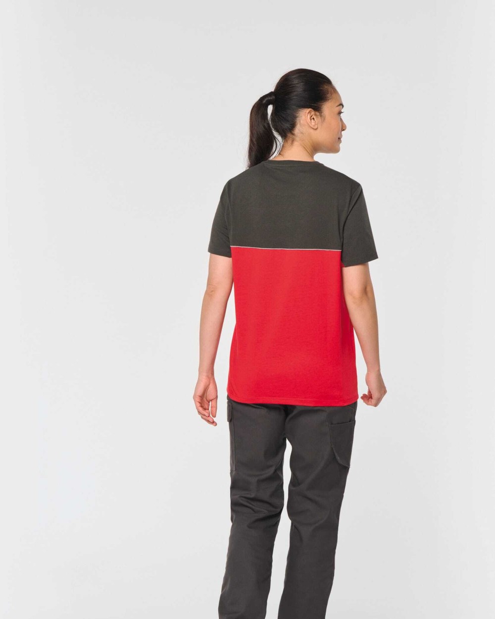 WK. DESIGNED TO WORK Zweifarbiges umweltfreundliches Unisex-T-Shirt mit kurzen Ärmeln T-Shirts personalisierbar