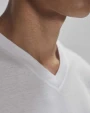 B&C T-Shirt mit V-Ausschnitt #150 T-Shirts personalisierbar