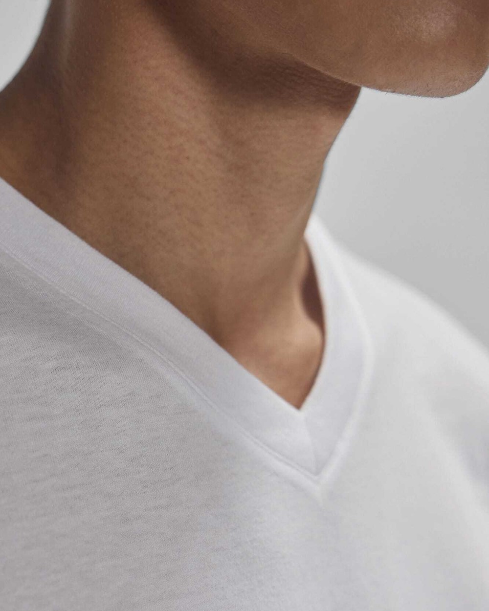 T-Shirts personnalisable B&C T-shirt col V #150