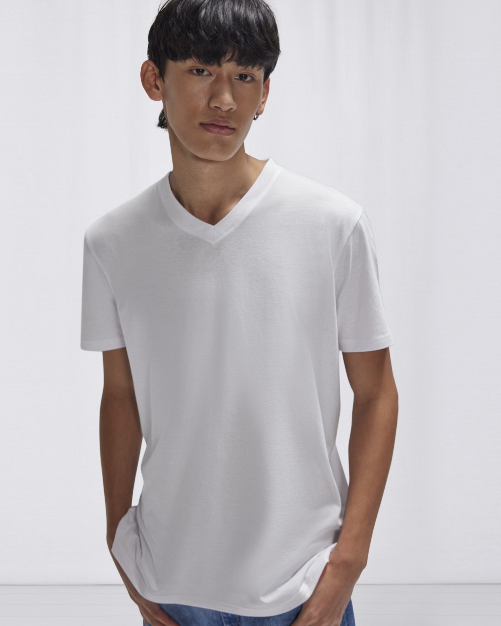 B&C T-Shirt mit V-Ausschnitt #150 T-Shirts personalisierbar