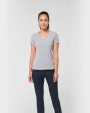 T-Shirts personnalisable WK. DESIGNED TO WORK T-shirt écoresponsable col V antibactérien femme