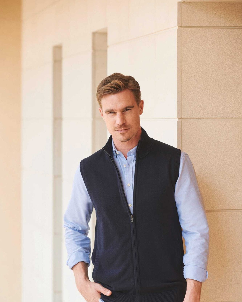 Sweat-shirts personnalisable HENBURY Pull zippé sans manches pour homme