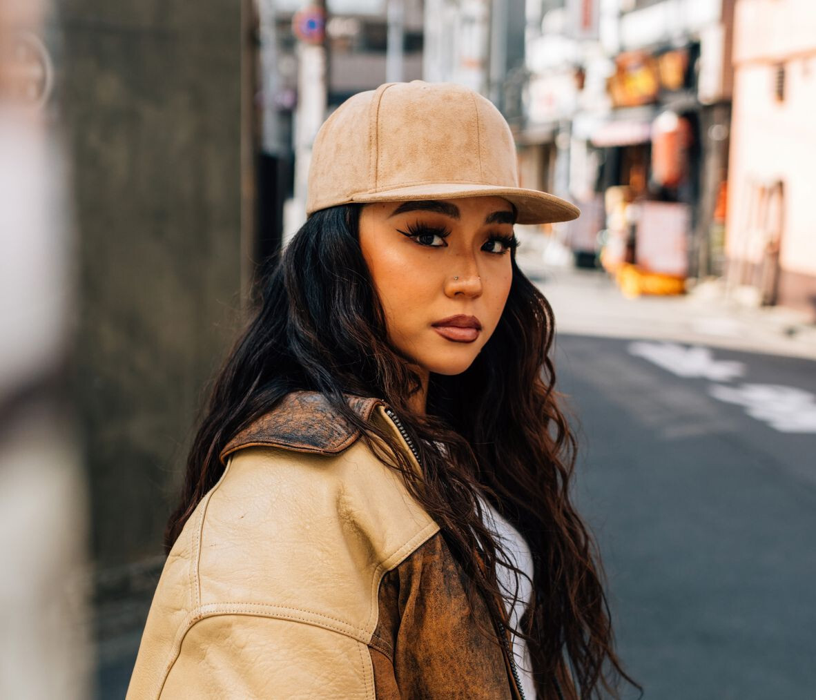 Petjes FLEXFIT SUEDE LEATHER SNAPBACK voor bedrukking &amp; borduring