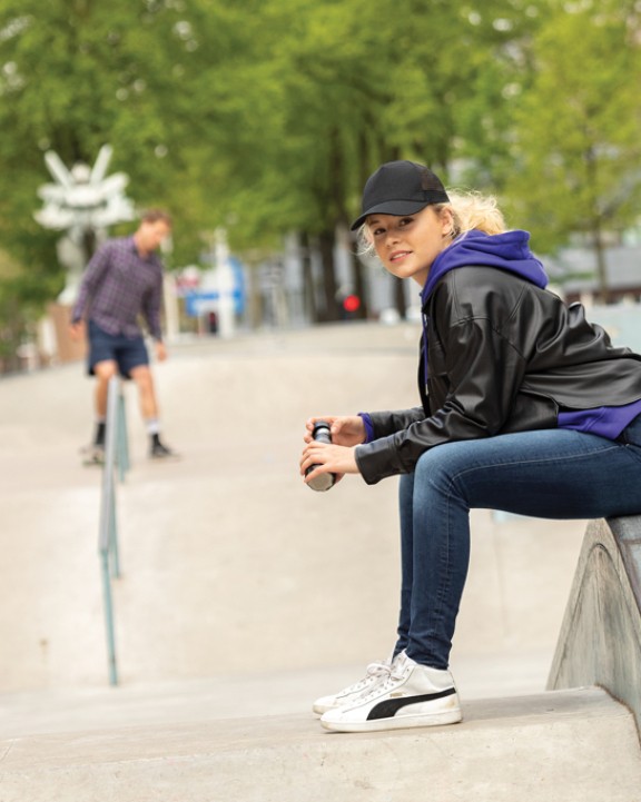 Petjes 4DO Impact AWARE™ 5 panel recycled katoenen truckercap voor bedrukking &amp; borduring