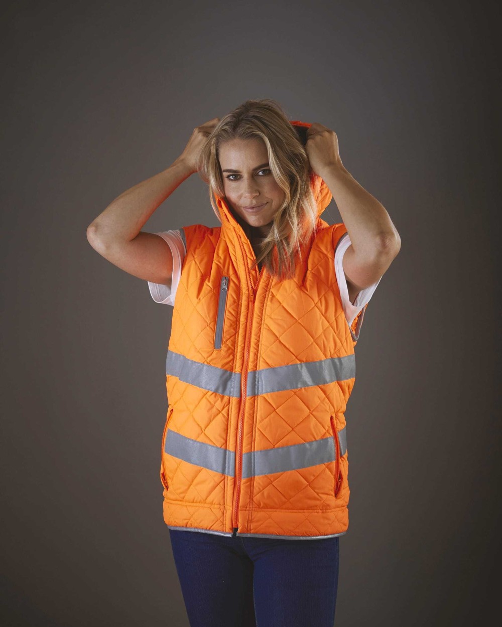 Jassen YOKO Kensington - Hi-Vis bodywarmer met capuchon voor bedrukking &amp; borduring
